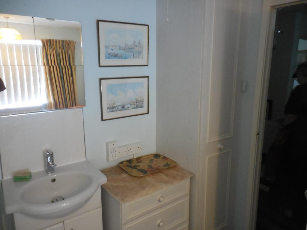 The Tulip Tree Guest House Wilmslow Ruang foto