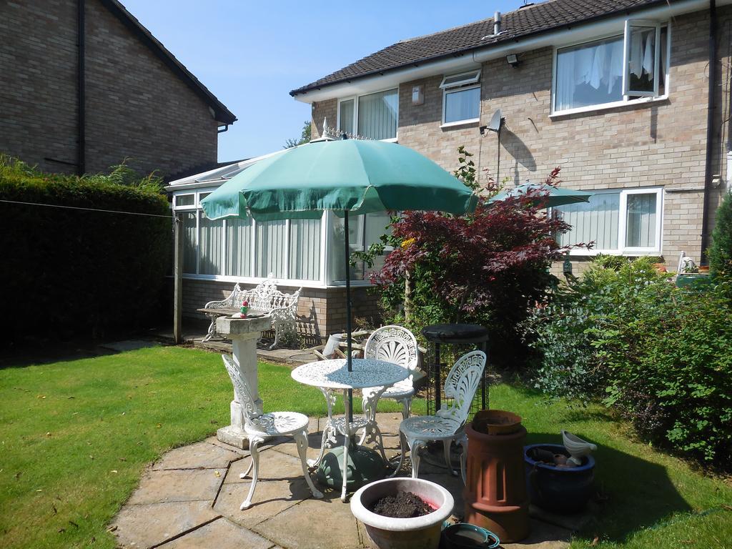 The Tulip Tree Guest House Wilmslow Bagian luar foto