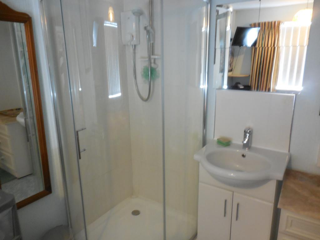 The Tulip Tree Guest House Wilmslow Ruang foto